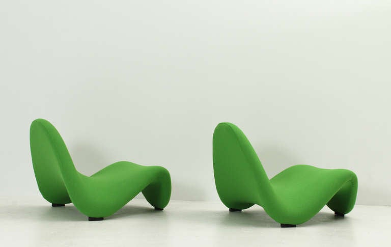 Pair of Pierre Paulin Tongue Chairs 3