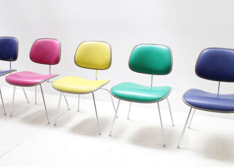 A Set of Colorful Soft DCM Chairs In Good Condition In Barcelona, ES