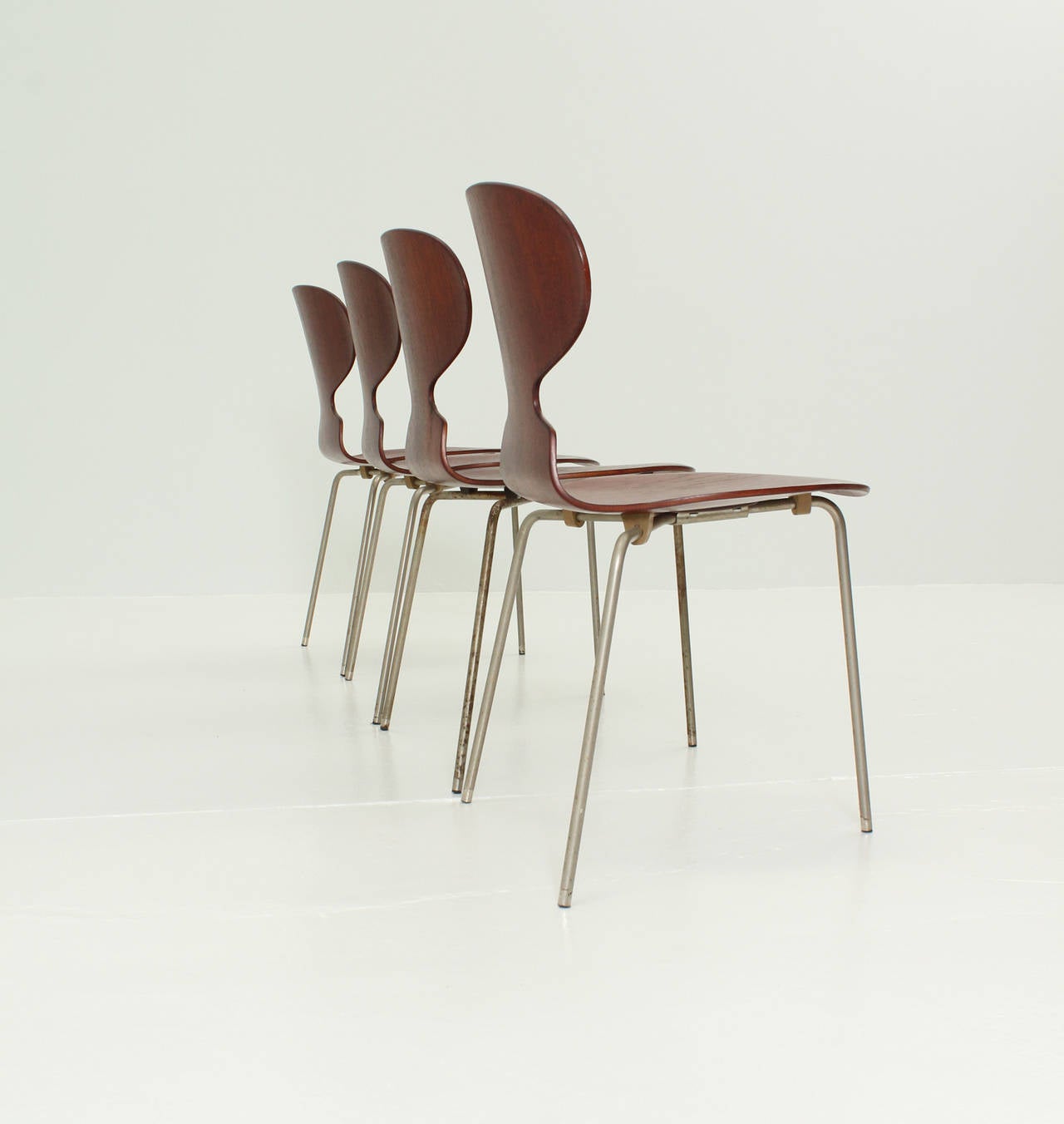 Set of Four Early Ant Chairs by Arne Jacobsen In Excellent Condition For Sale In Barcelona, ES