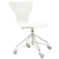 3117 Chair by Arne Jacobsen