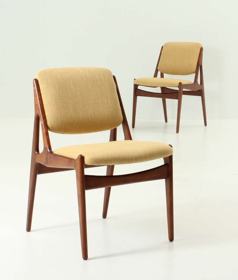 Mid-20th Century Pair of Ella Chairs by Arne Vodder For Sale