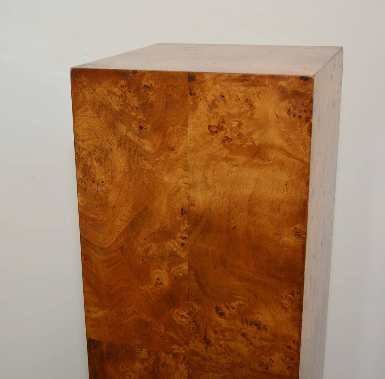 Tall Burl Wood Pedestal In Good Condition In San Mateo, CA