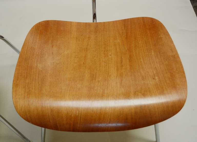 Pair of Charles Eames DCM Chairs In Good Condition In San Mateo, CA