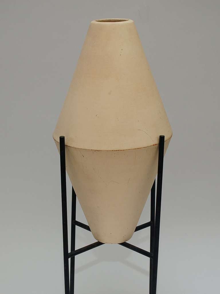 LaGardo Tackett Architectural Pottery With Stand In Good Condition In San Mateo, CA