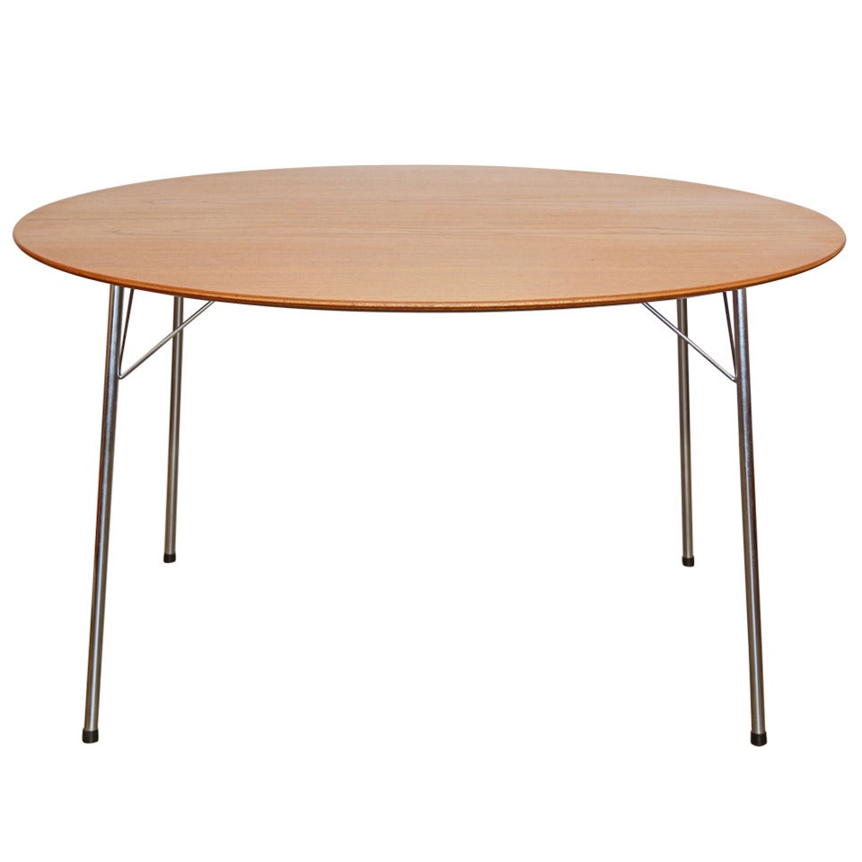 Arne Jacobsen Dining Table
