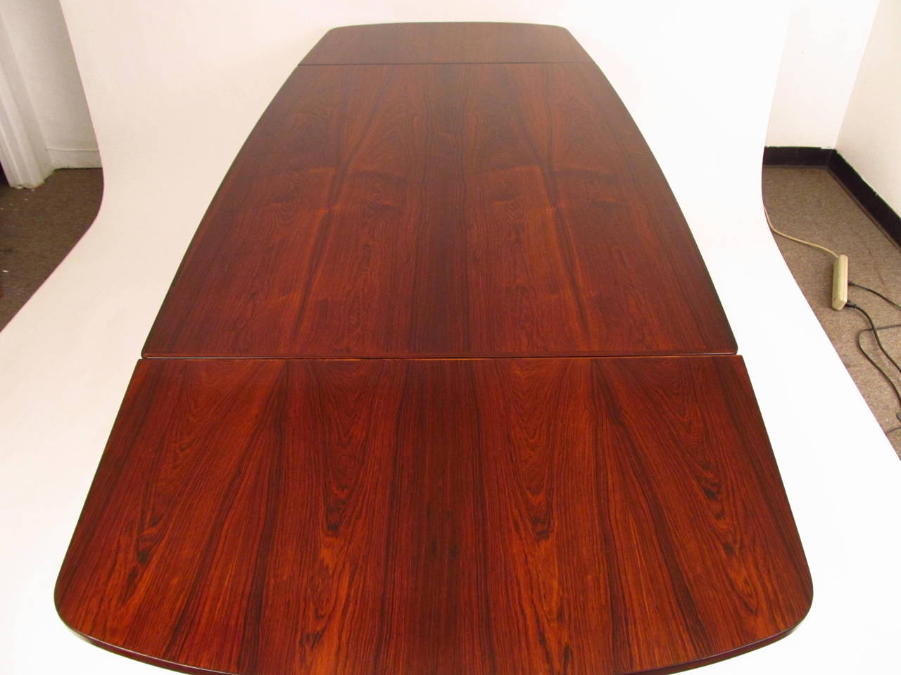 Scandinavian Beautiful Rosewood Draw-Leaf Dining Table