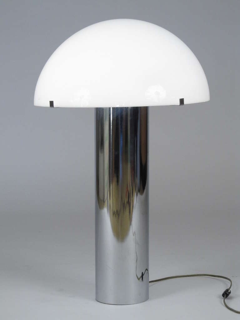 American 60's Modern Chrome and Plastic Table Lamp