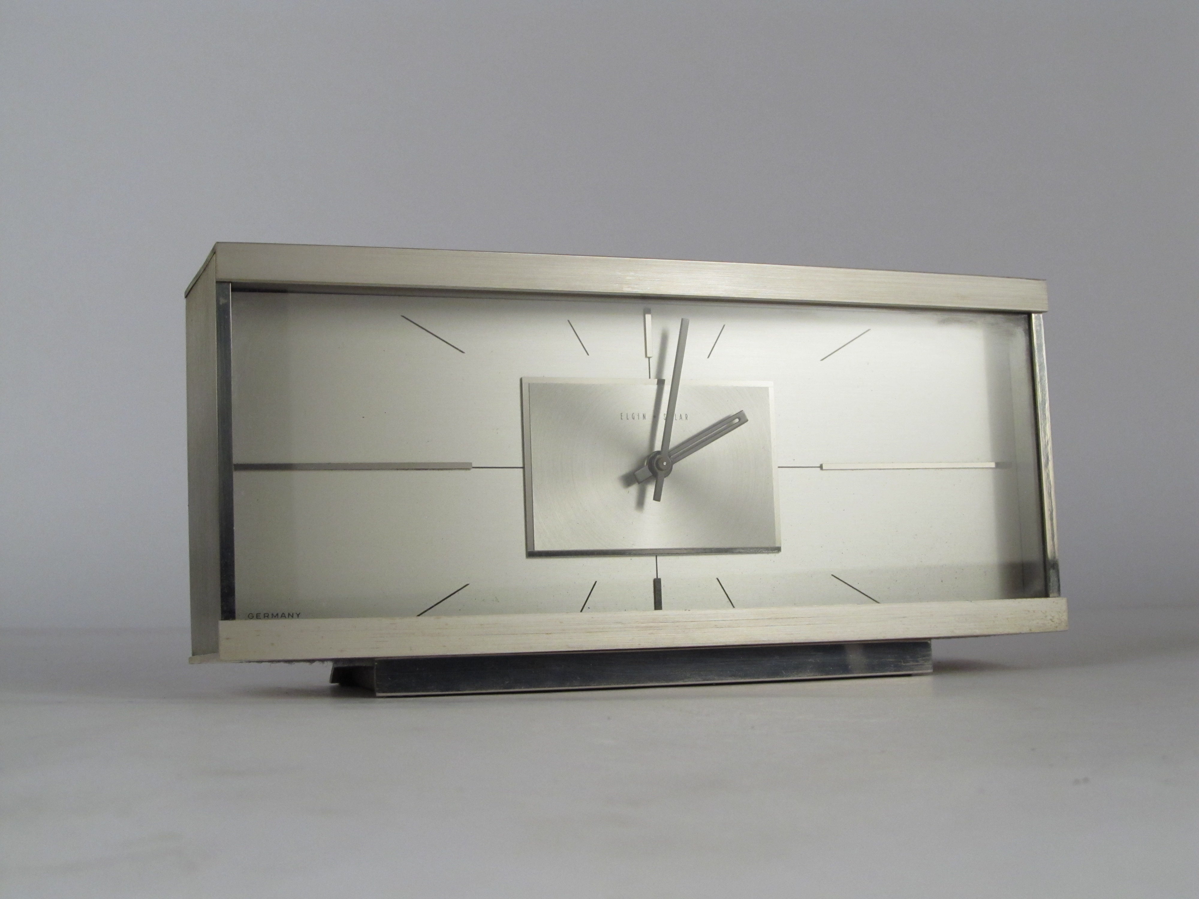1960s Elgin Solar Desk Clock