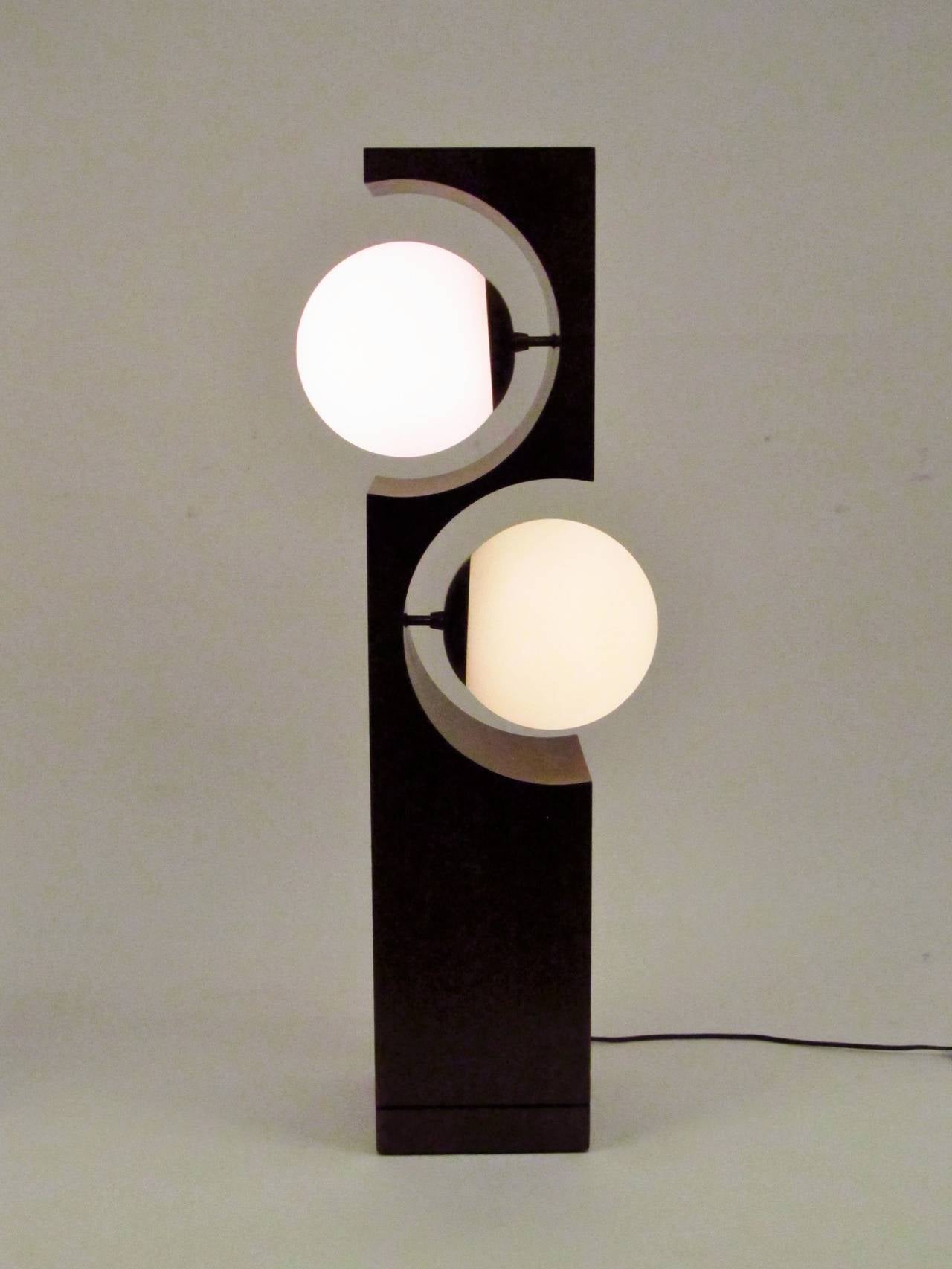 Mid-20th Century Pair of Modeline Double Globe Table Lamps