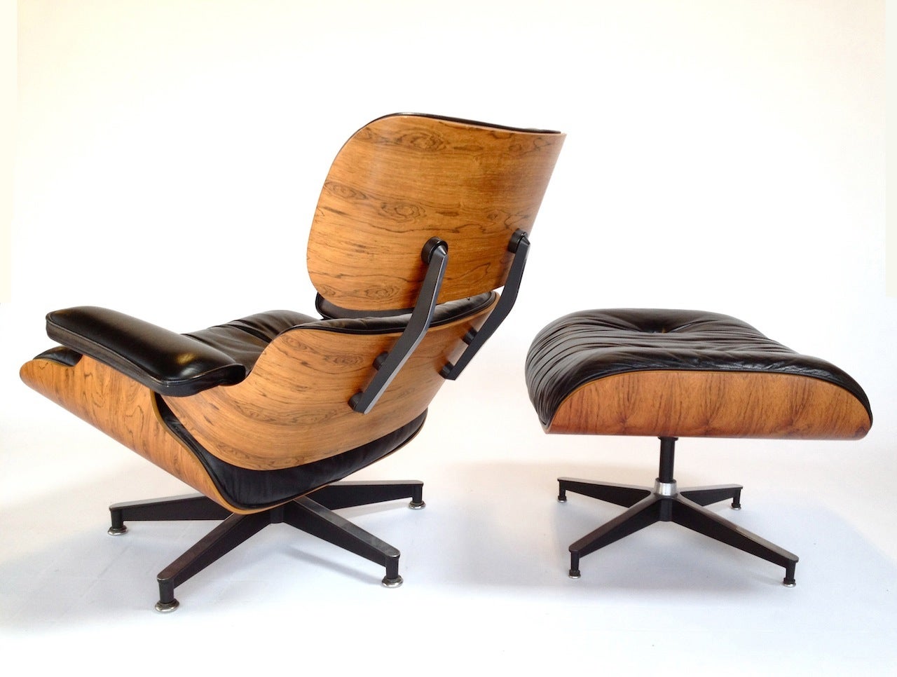 Vintage Herman Miller Rosewood Charles Eames 670/671 Lounge Chair and Ottoman