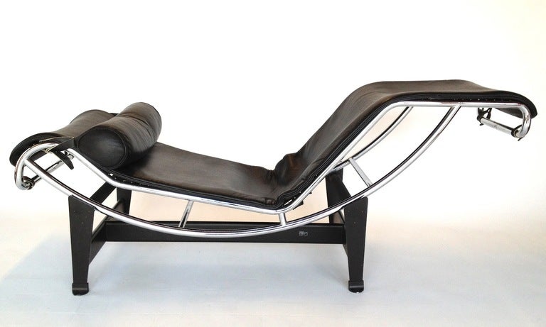 Vintage Cassina LC4 Black Leather Chaise Longue by Le Corbusier