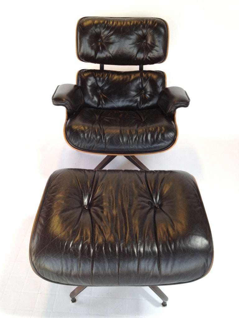 Vintage Herman Miller Rosewood Charles Eames 670/671 Lounge Chair and Ottoman In Good Condition In Long Beach, CA