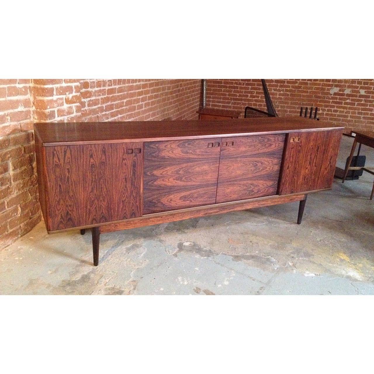 Exceptional Danish Modern Rosewood Credenza by Christian Linneberg In Good Condition In Long Beach, CA