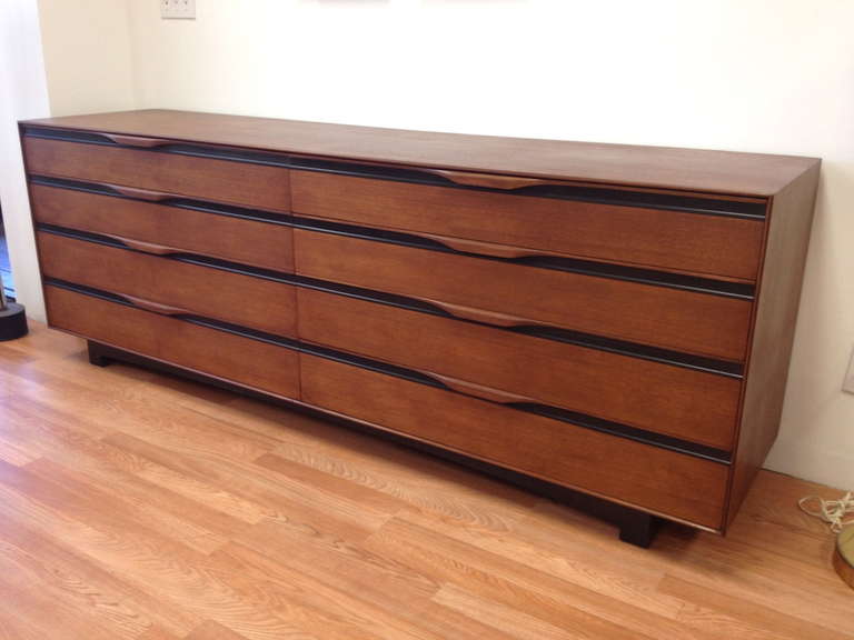 Danish Modern Walnut Chest of Drawers by Glenn of California In Excellent Condition In Long Beach, CA