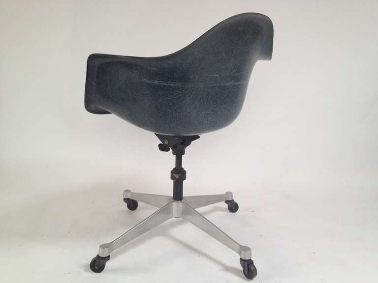 Mid-20th Century Charles Eames Dash 99 Tilt/Swivel Office Desk Chair for Herman Miller