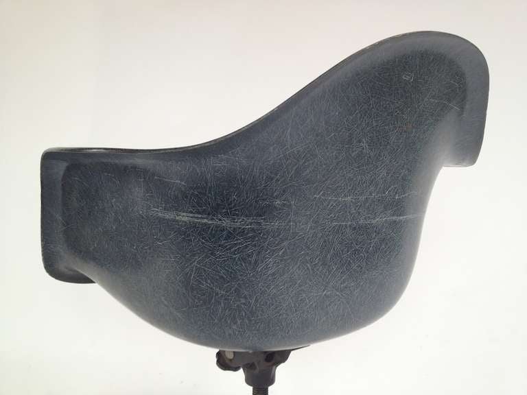 Fiberglass Charles Eames Dash 99 Tilt/Swivel Office Desk Chair for Herman Miller