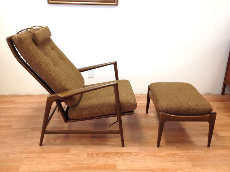 Ib Kofod Larsen Adjustable Lounge Chair and Ottoman for Selig In Excellent Condition In Long Beach, CA