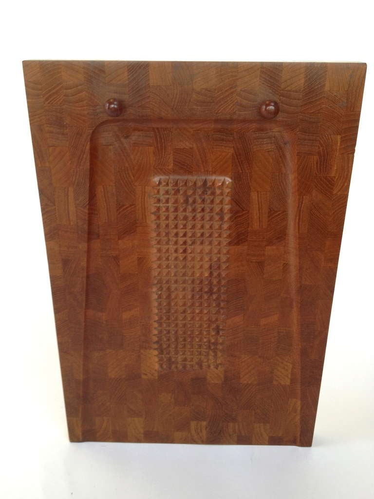 Danish Modern teak Cutting Board Wall Hanging Made in Denmark by Digsmed In Excellent Condition In Long Beach, CA