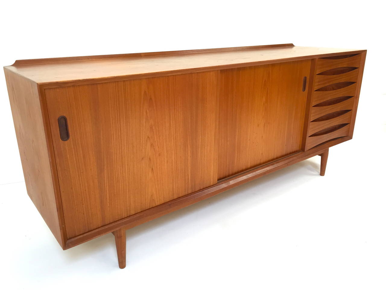 Danish Modern Teak Credenza with Reversible Doors by Arne Vodder for Sibast In Excellent Condition In Long Beach, CA