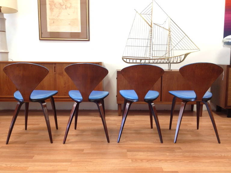 Set of Four Norman Cherner Plycraft Dining Chairs In Excellent Condition In Long Beach, CA