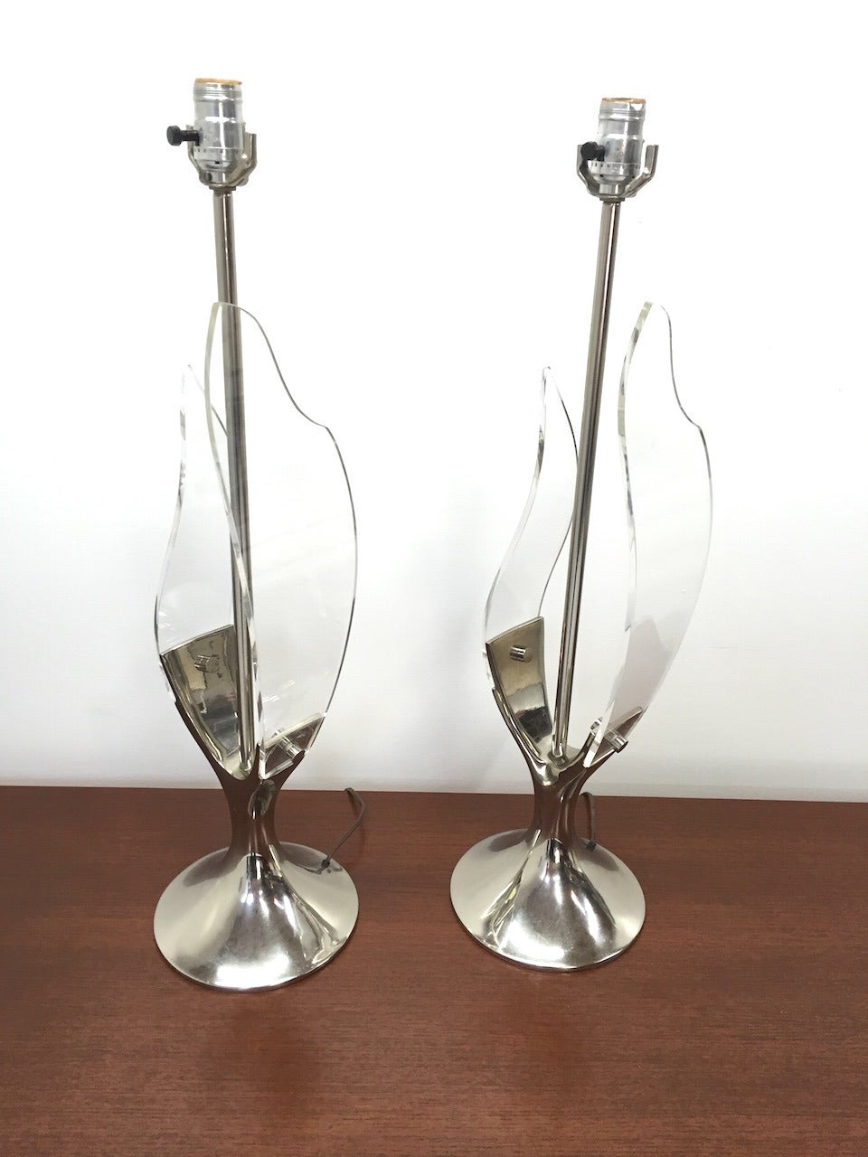 Exceptional Pair of Chrome and Lucite Table Lamps by Laurel Lamp Co. In Excellent Condition For Sale In Long Beach, CA