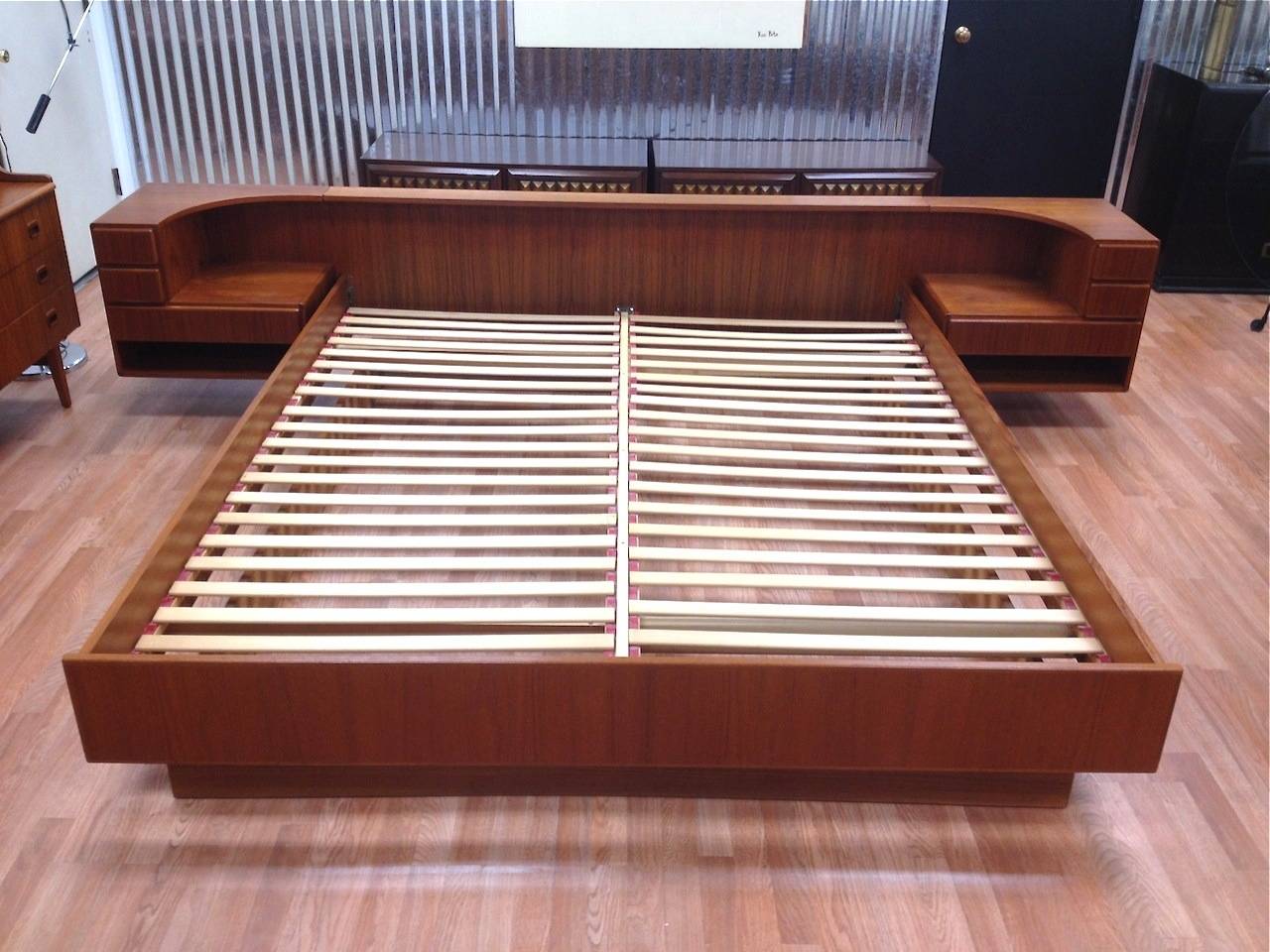 Danish Modern Teak California King Size Platform Bed w/ Floating Nightands In Excellent Condition In Long Beach, CA