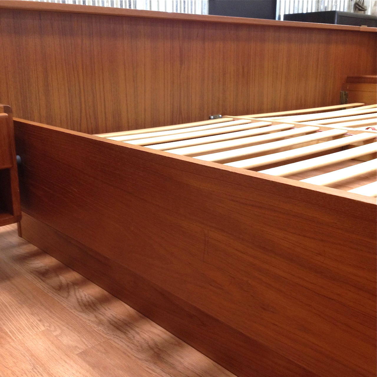 Danish Modern Teak California King Size Platform Bed w/ Floating Nightands 3