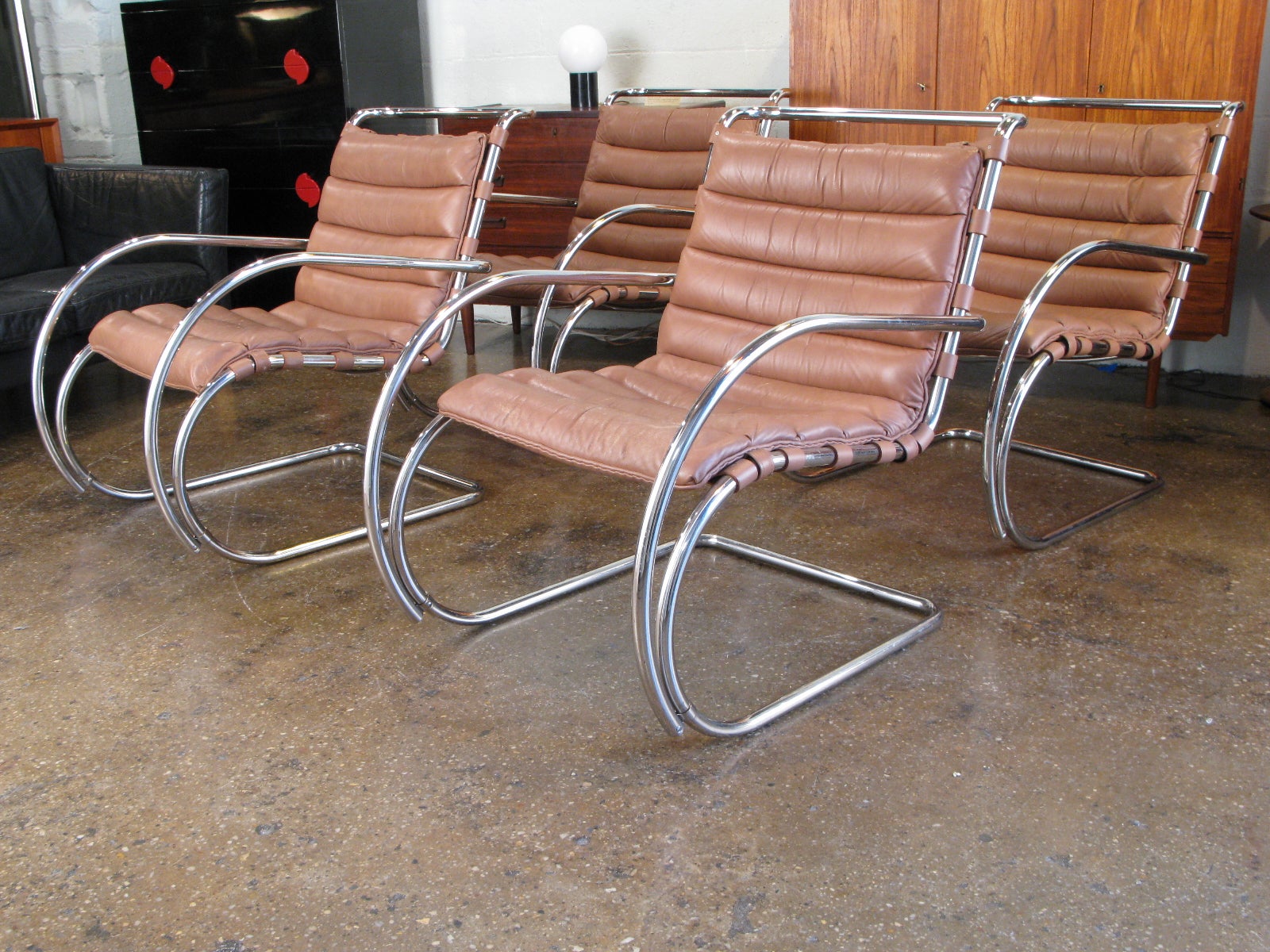 Mies Van Der Rohe MR Lounge Chairs