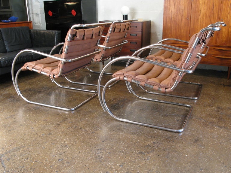 Mies Van Der Rohe MR Lounge Chairs In Excellent Condition In Brooklyn, NY