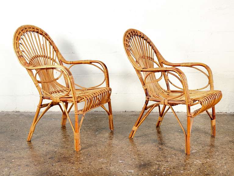 Mid-Century Modern Pair of Rattan Chairs in the Manner of Franco Albini