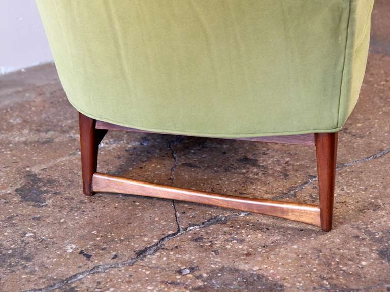 Danish Teak Curved Back Midcentury Loveseat In Excellent Condition In Brooklyn, NY