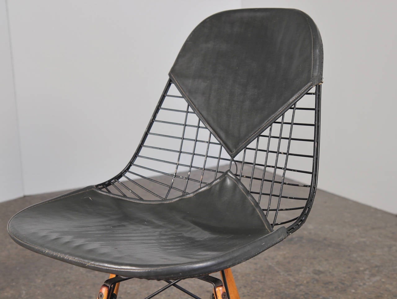 Early Eames PKW Wire Chair for Herman Miller In Excellent Condition In Brooklyn, NY