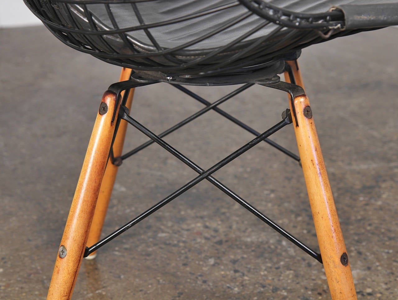 Early Eames PKW Wire Chair for Herman Miller 1