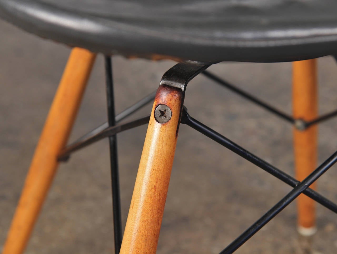 Early Eames PKW Wire Chair for Herman Miller 2