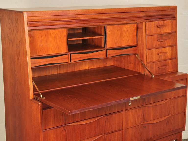 Ib Kofod-Larsen Teak Writing Cabinet Secretary In Excellent Condition In Brooklyn, NY