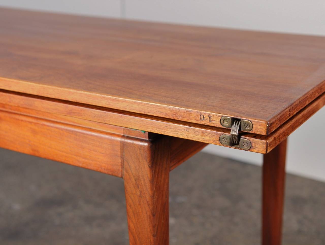 Jens Risom T-170 Console Dining Table 1