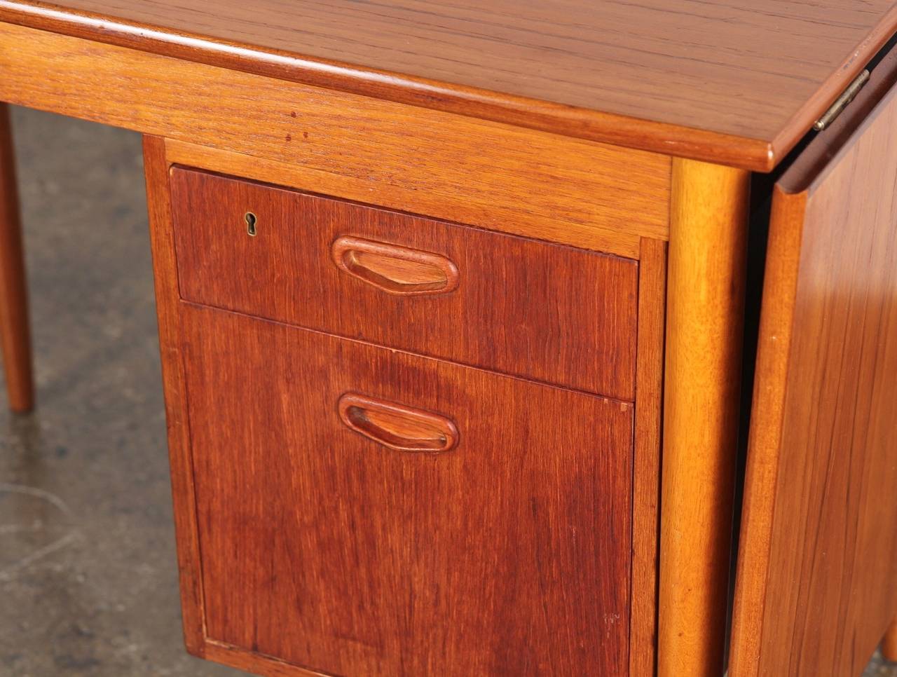Danish Modern Teak Drop-Leaf Desk In Excellent Condition In Brooklyn, NY