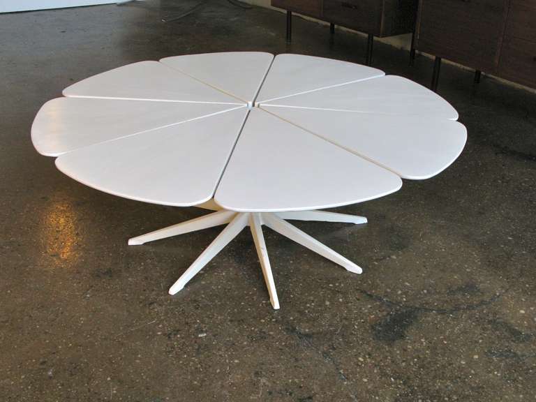 Aptly named, the Petal table was designed by Richard Schultz in 1960. In his words: 