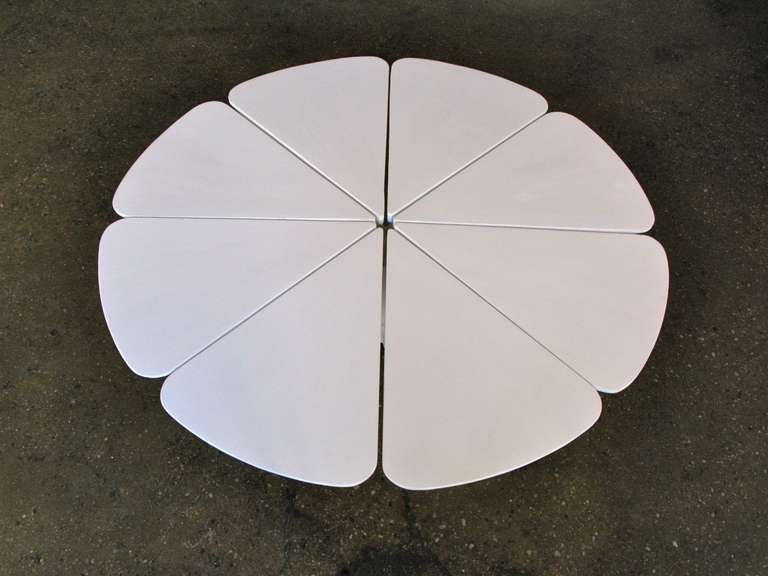 Richard Schultz Petal Coffee Table for Knoll In Excellent Condition In Brooklyn, NY