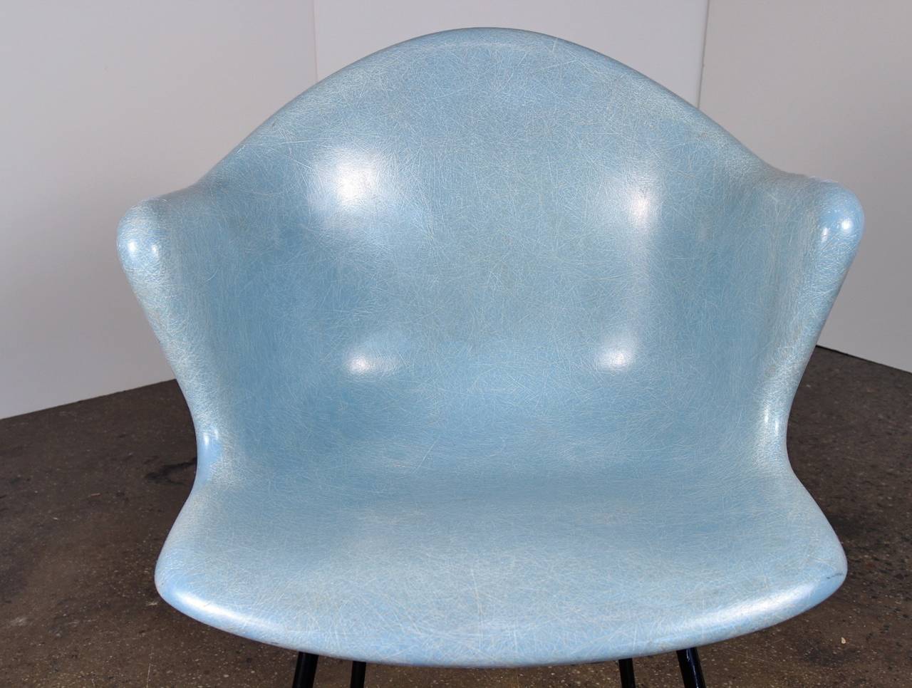 Mid-Century Modern Vintage Molded Fiberglass Chair