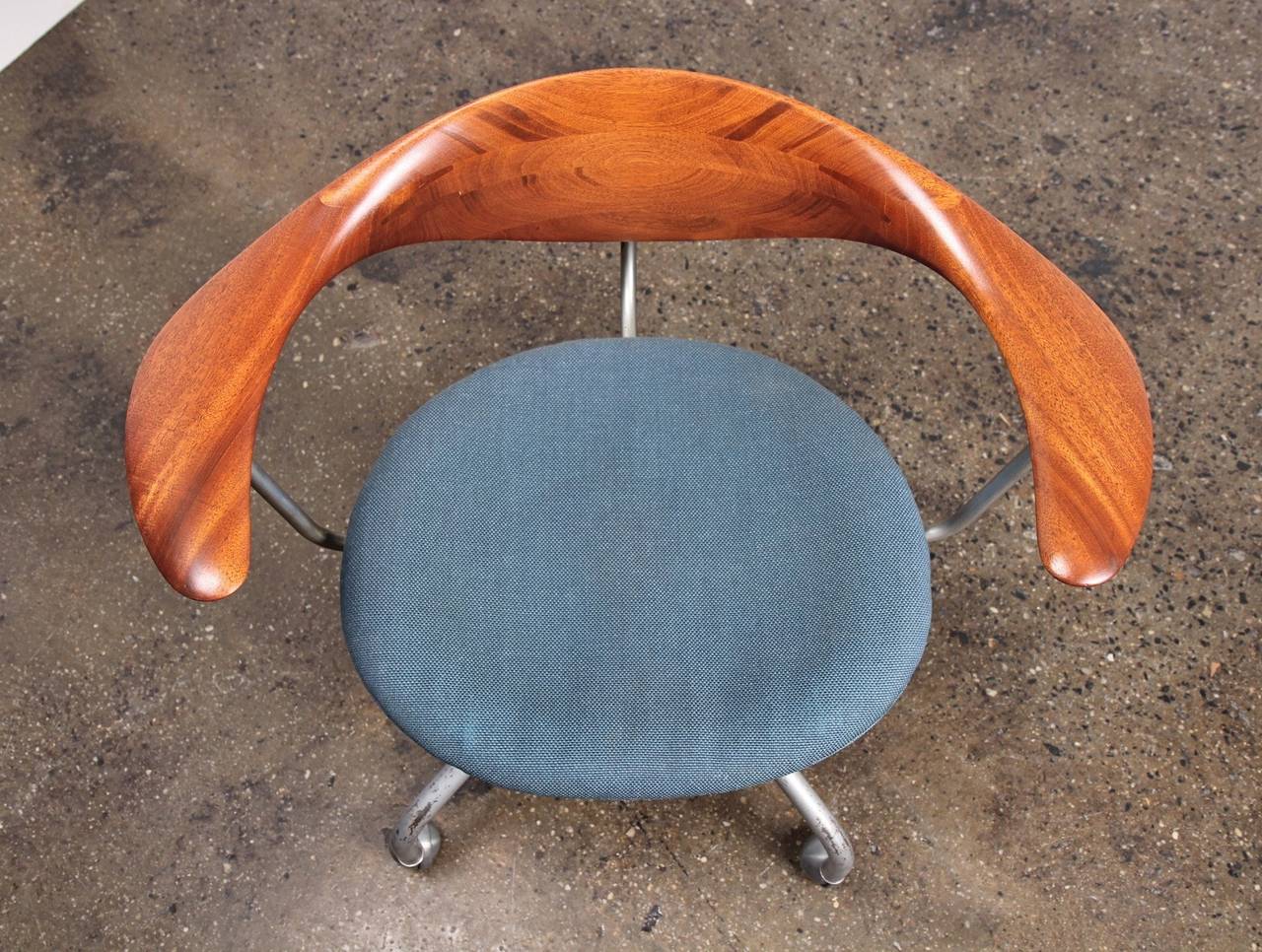 Scandinavian Modern 1955 Hans Wegner Swivel Chair