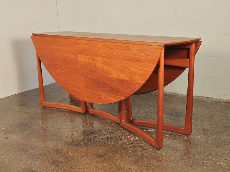 Peter Hvidt and Orla Molgaard Nielsen Drop Leaf Table In Excellent Condition In Brooklyn, NY