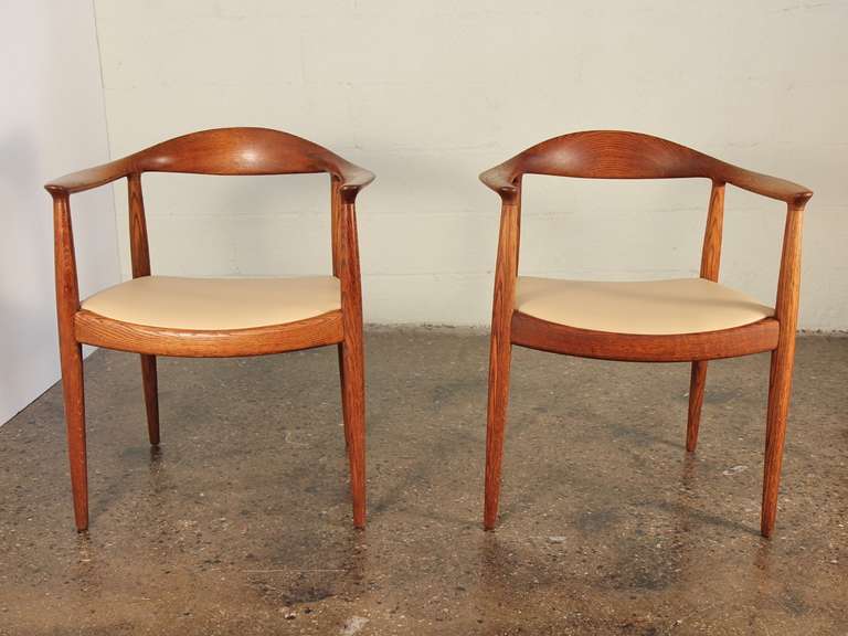 Pair of 1950s Round Chairs by Hans Wegner