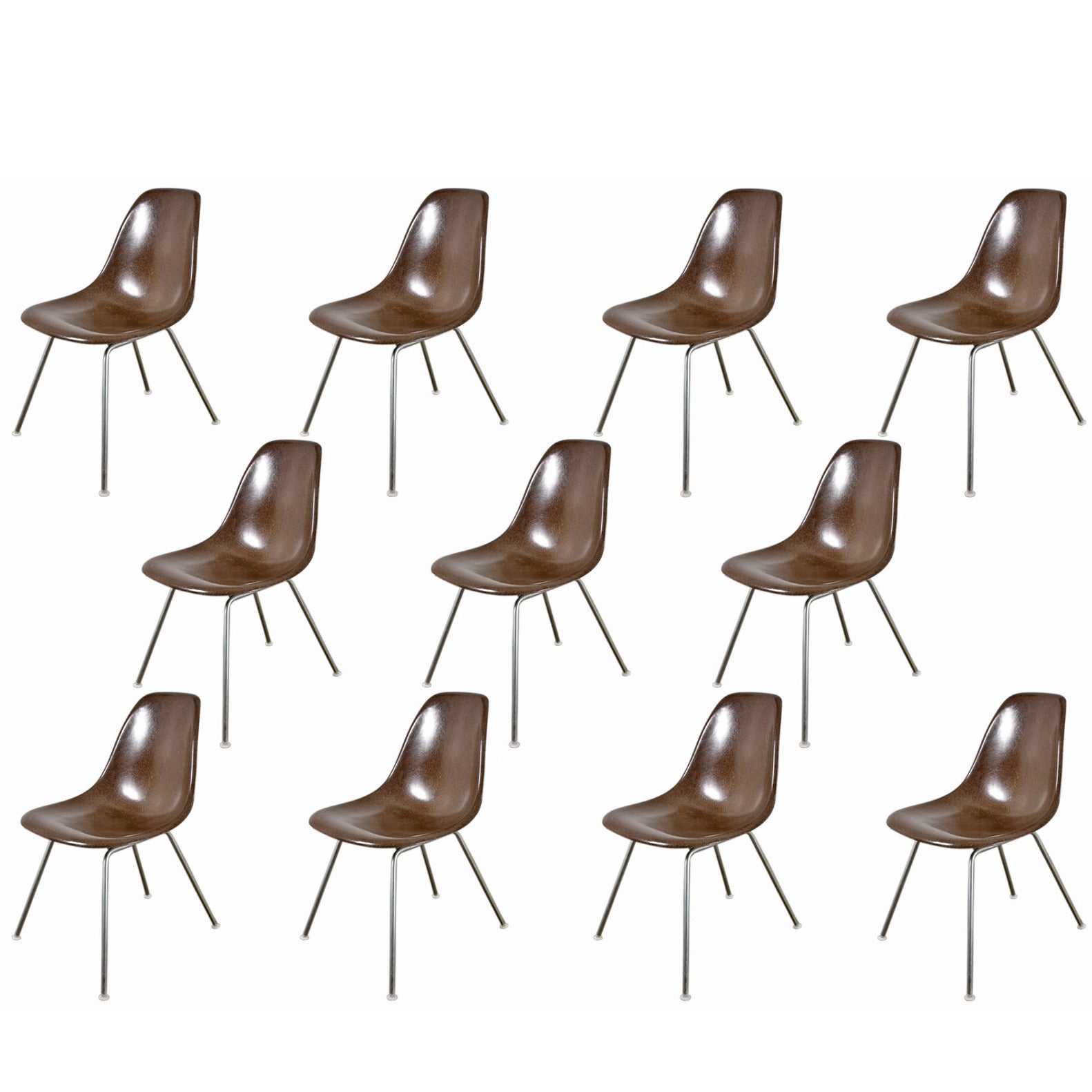 Brown Eames for Herman Miller Vintage Fiberglass Shell Chairs (Chaises à coque en fibre de verre)