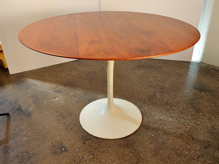 Mid-Century Modern Early Eero Saarinen Walnut Tulip Table for Knoll