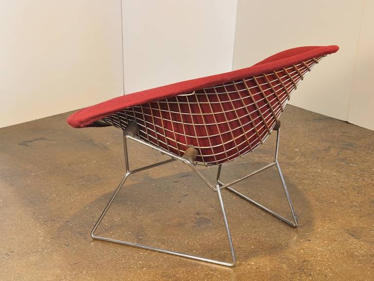 Vintage Large Bertoia Diamond Chair by Knoll In Excellent Condition In Brooklyn, NY