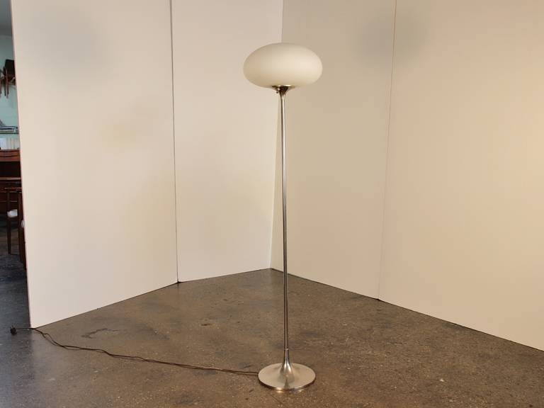 Beautiful vintage Laurel floor lamp has a chrome base and a milky frosted glass shade in the classic Laurel mushroom shape. This lamp gives such a soft, warm glow. In perfect working condition.

56