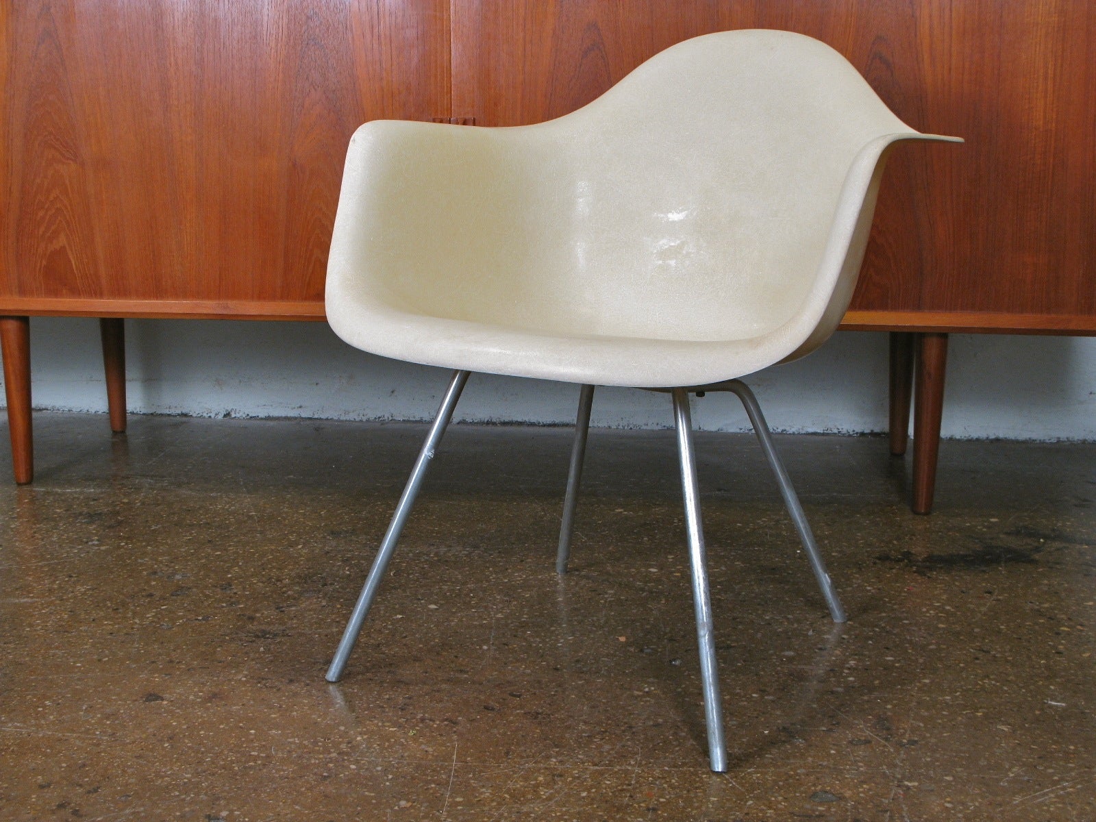 Rare 1953 Parchment Eames Shell Chair
