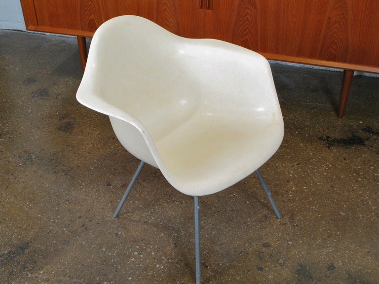 American Rare 1953 Parchment Eames Shell Chair