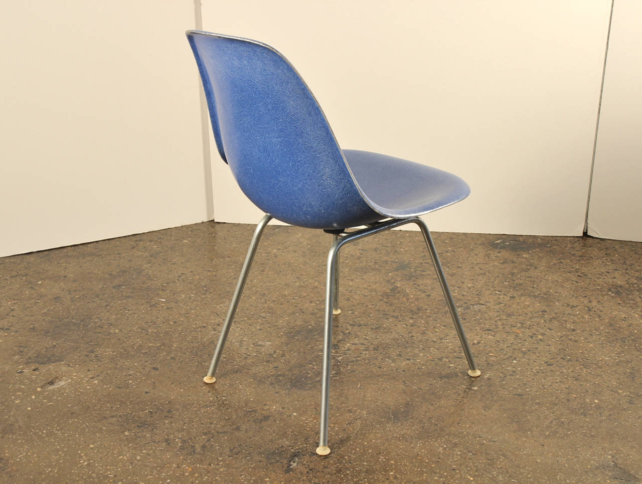 Mid-Century Modern 8 Eames Herman Miller Fiberglass Shell Chairs Blue